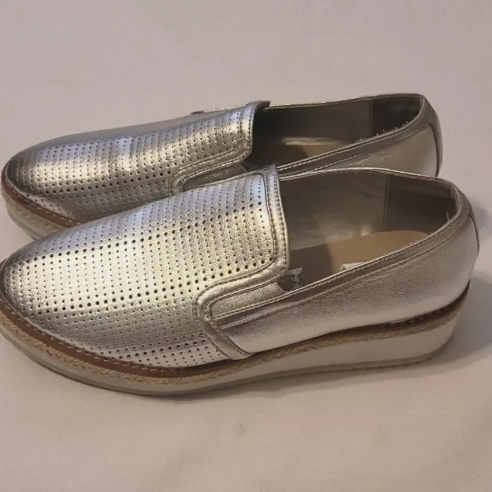 Aldo silver platform loafers size 8‎